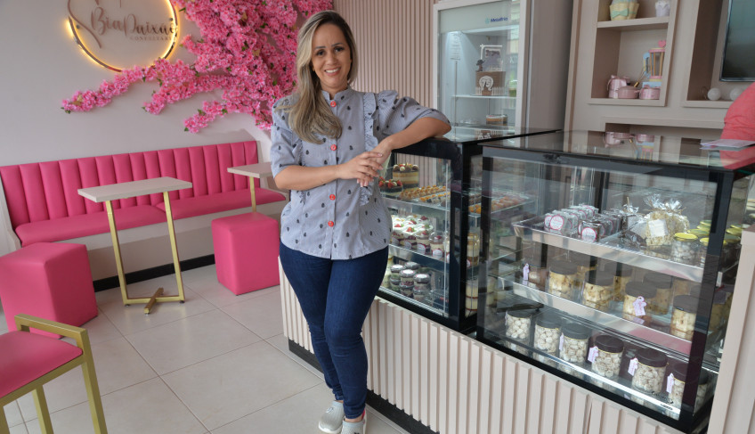 Bia Paixão, dona de confeitaria que se destaca em Porangatu (Fotos: Arquivo pessoal)