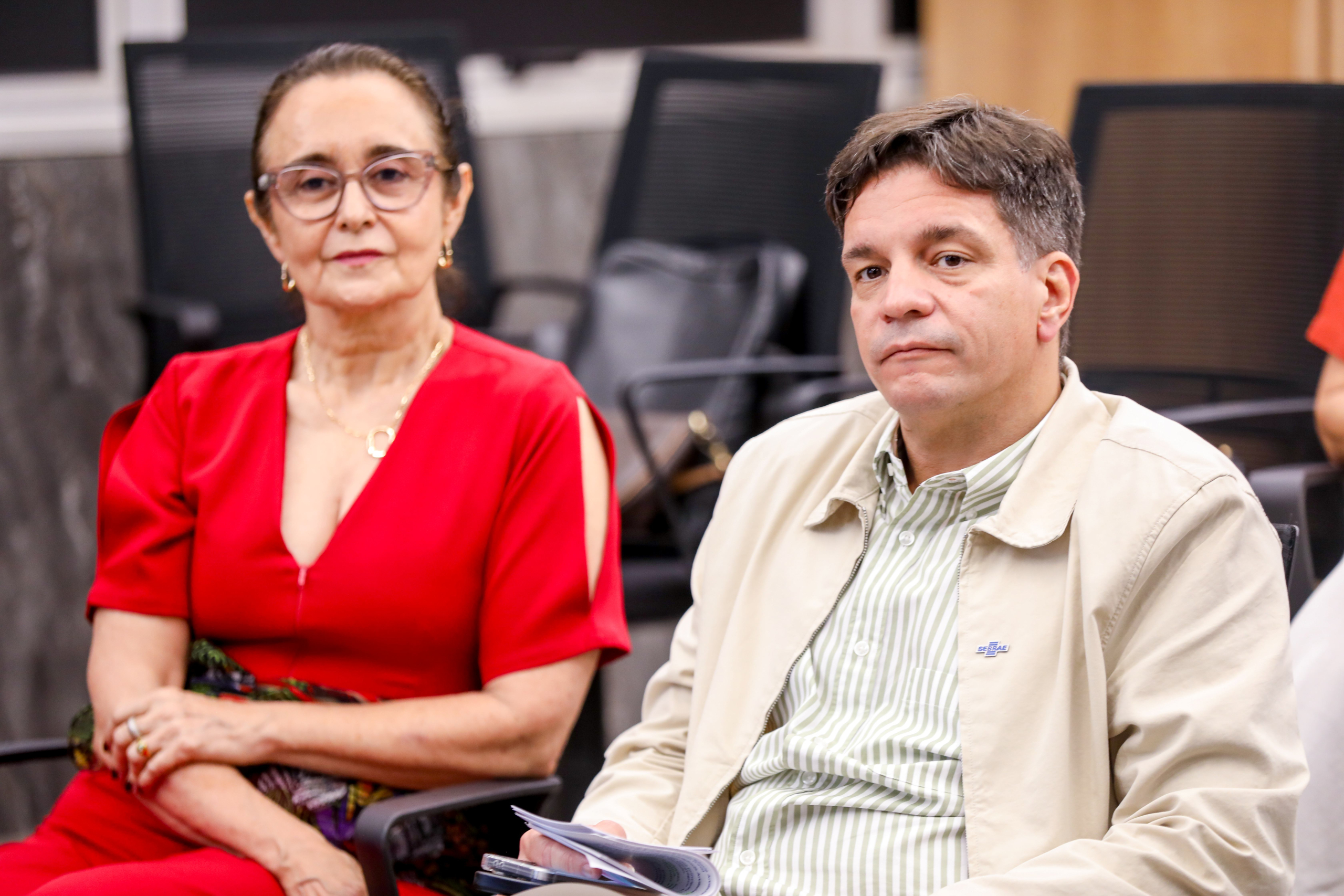 Presidente do Sebrae Nacional confere o avanço goiano em tecnologia no Centro de Excelência em IA da UFG